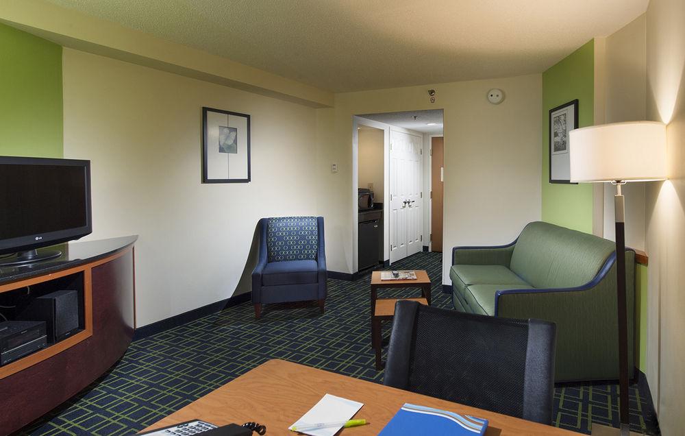 Fairfield Inn & Suites By Marriott Charleston Airport/Convention Center North Charleston Esterno foto