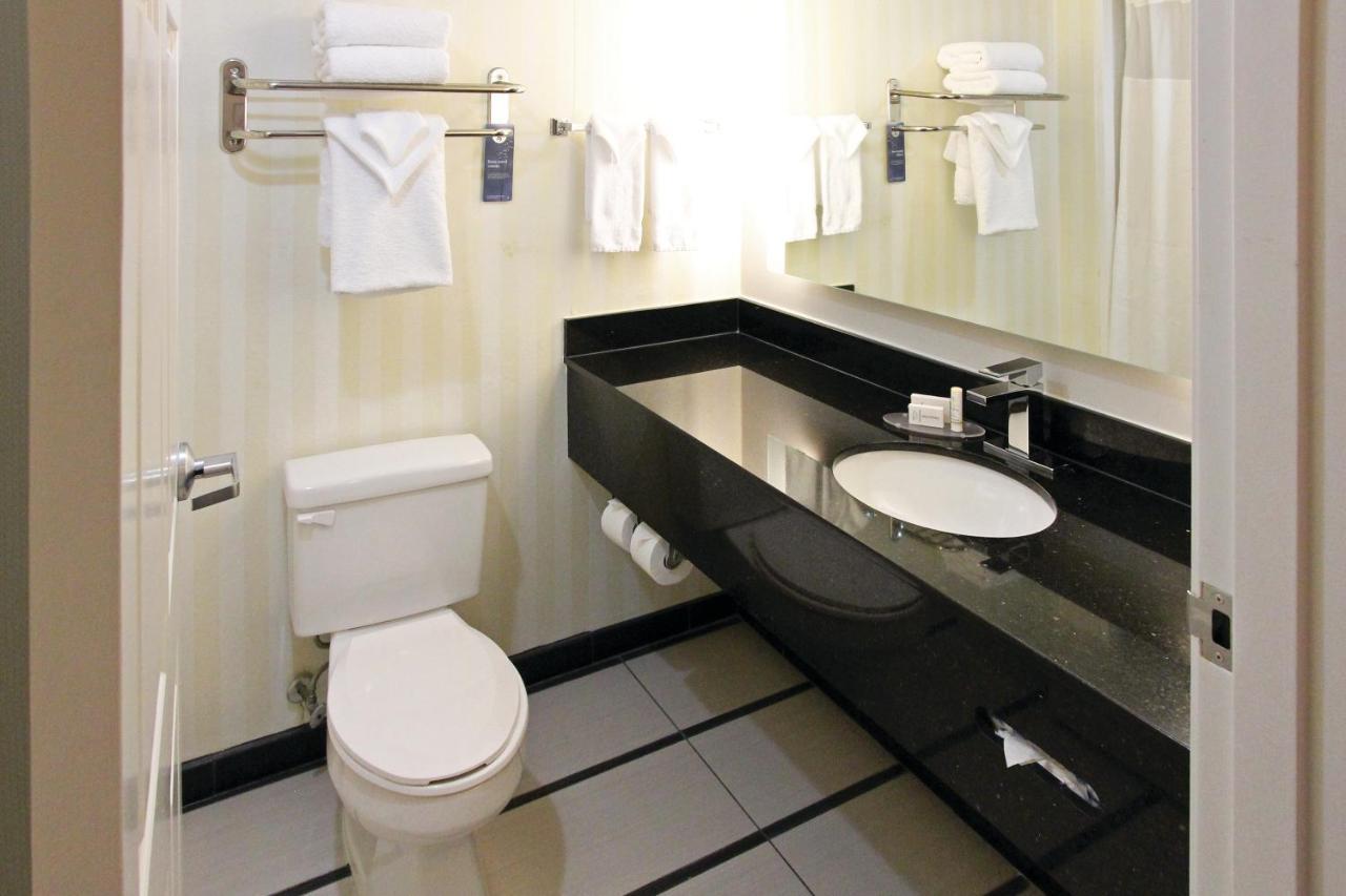 Fairfield Inn & Suites By Marriott Charleston Airport/Convention Center North Charleston Esterno foto