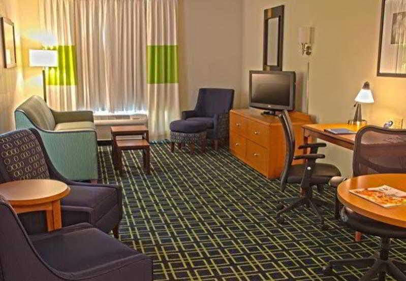 Fairfield Inn & Suites By Marriott Charleston Airport/Convention Center North Charleston Esterno foto
