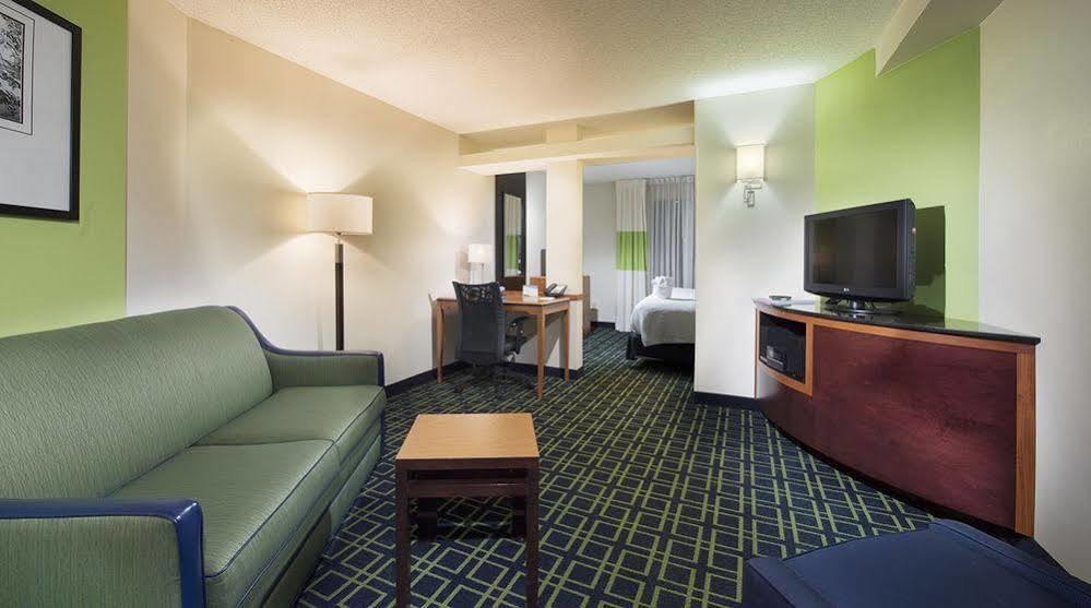 Fairfield Inn & Suites By Marriott Charleston Airport/Convention Center North Charleston Esterno foto
